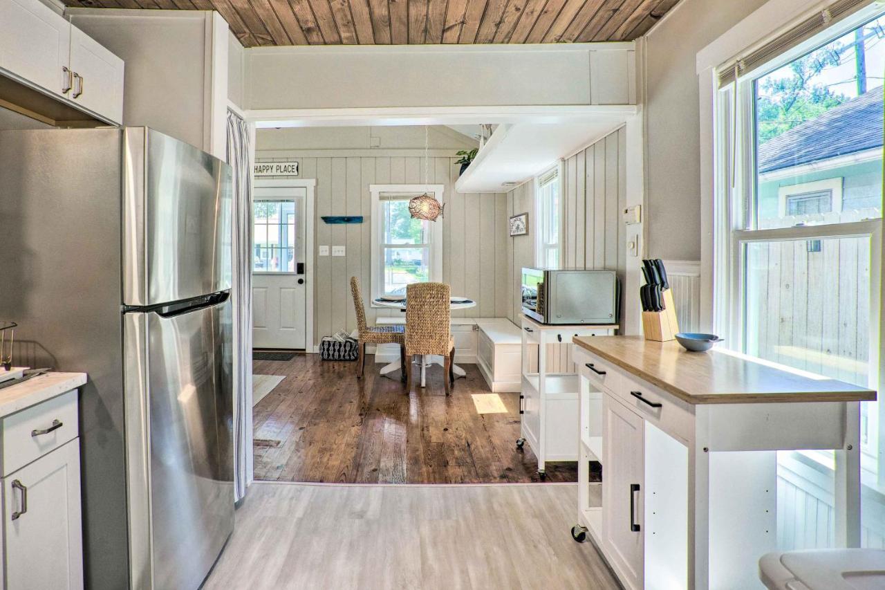 Chic Cottage With Private Yard Steps To Beach! Colonial Beach Exteriér fotografie
