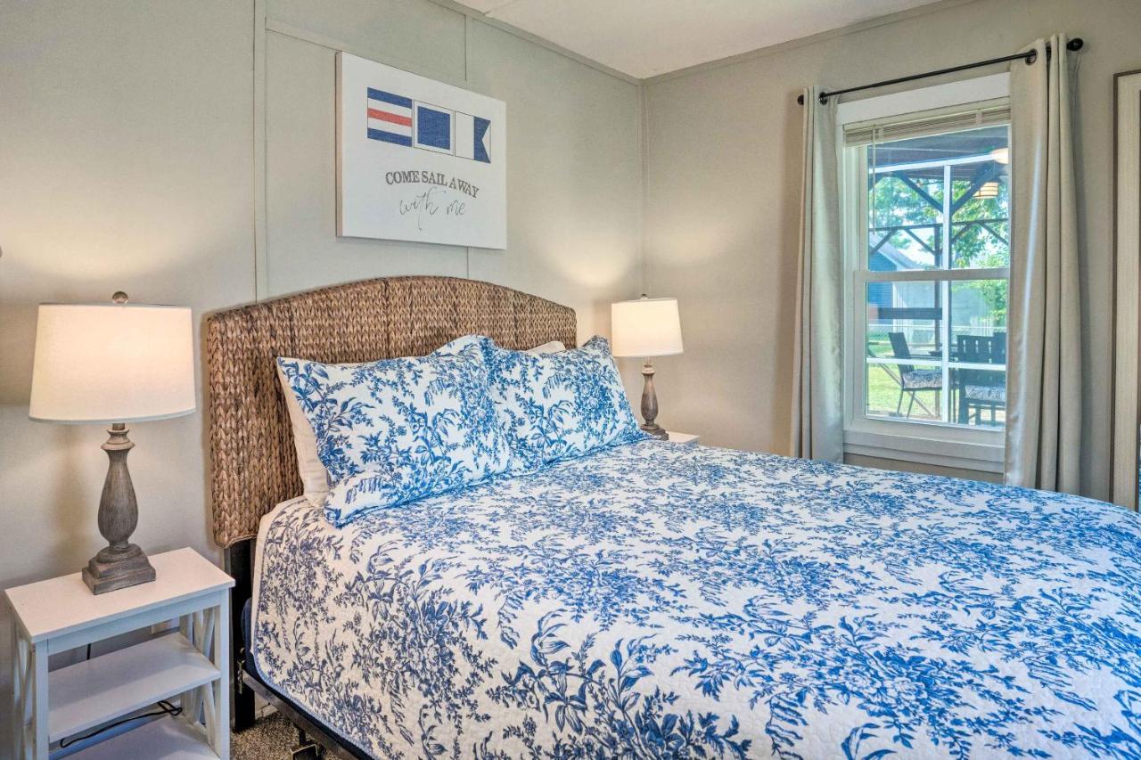 Chic Cottage With Private Yard Steps To Beach! Colonial Beach Exteriér fotografie
