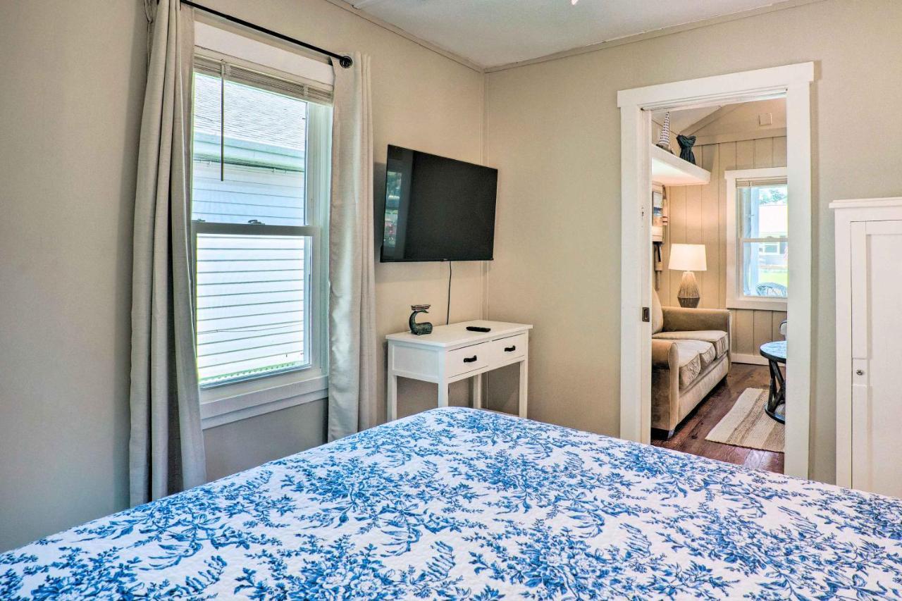 Chic Cottage With Private Yard Steps To Beach! Colonial Beach Exteriér fotografie