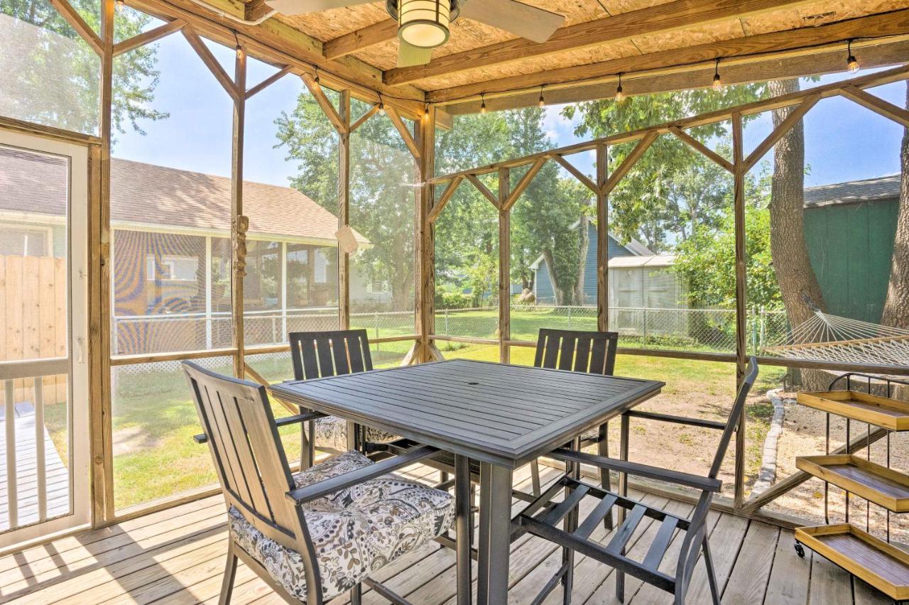 Chic Cottage With Private Yard Steps To Beach! Colonial Beach Exteriér fotografie